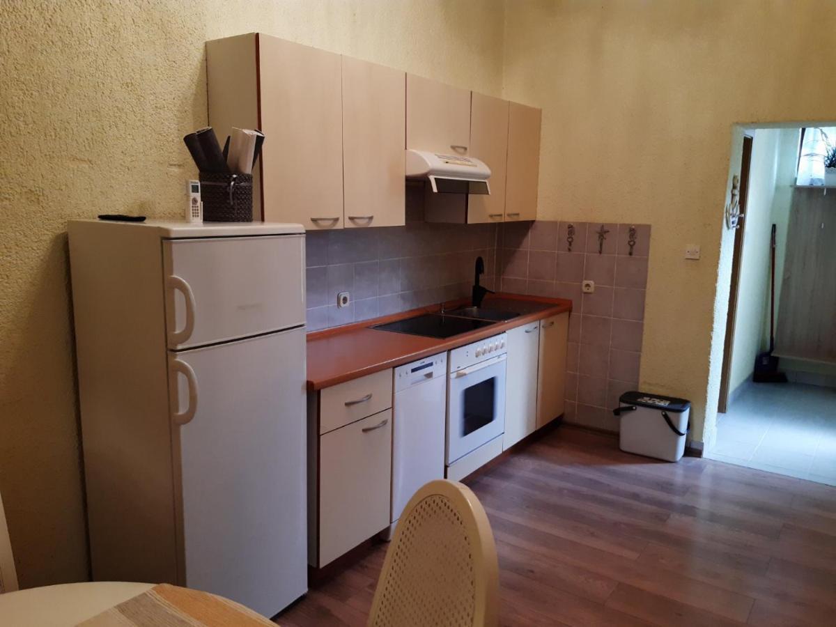 Apartment Margareta By El-Pi Tours Njivice Eksteriør bilde