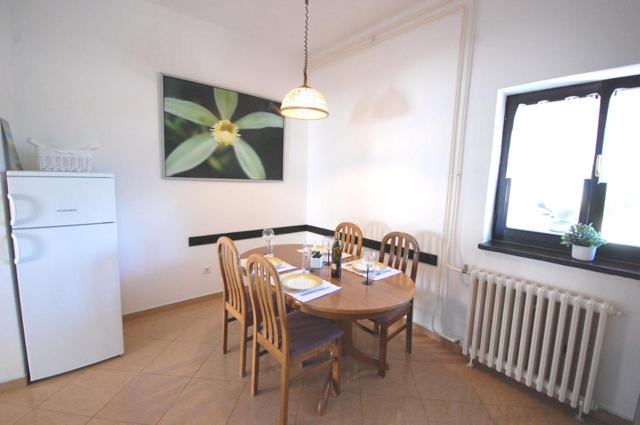 Apartment Margareta By El-Pi Tours Njivice Eksteriør bilde