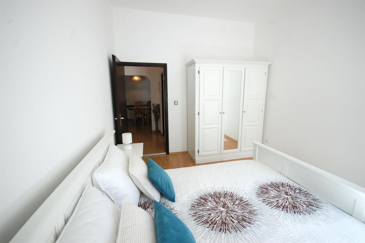 Apartment Margareta By El-Pi Tours Njivice Eksteriør bilde